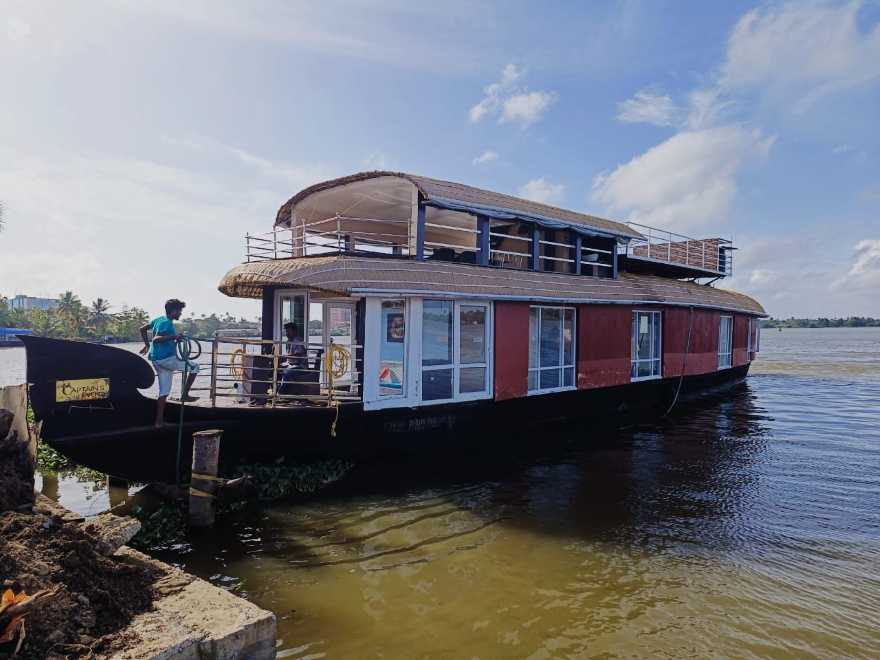 Royal Rivers luxury houseboats in Alleppey