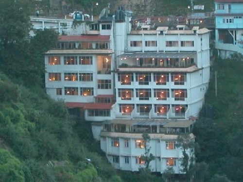 front view of hotel 